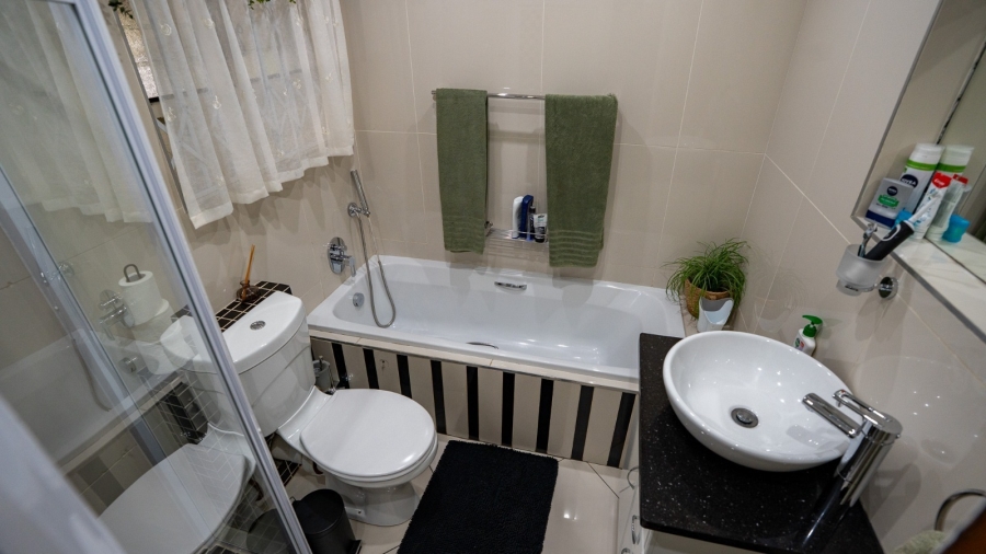 4 Bedroom Property for Sale in Wilkoppies North West